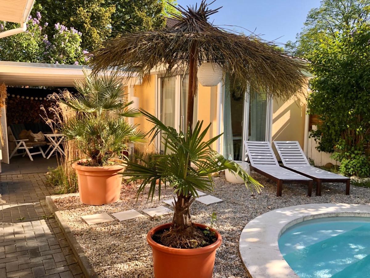 Apartment Tinyhouse Mit Pool, Outdoor Whirlpool Und Garten Petershagen-Eggersdorf Exteriér fotografie